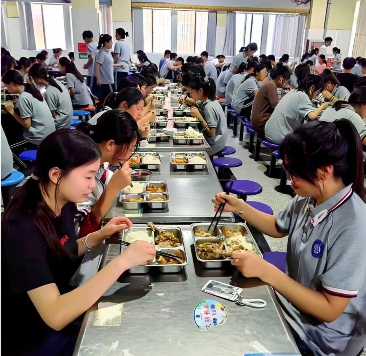 番禺中学食堂服务案例